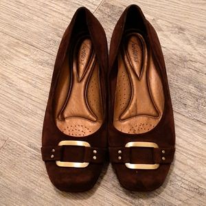 Brown suede Trotter buckle flats 11W